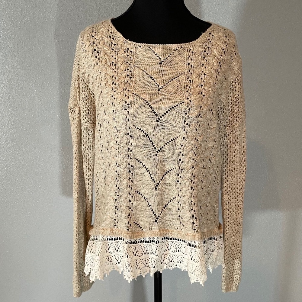 Women's Sweater Size M Beige Crochet Lace Trim Long Sleeve Knit Top Coastal